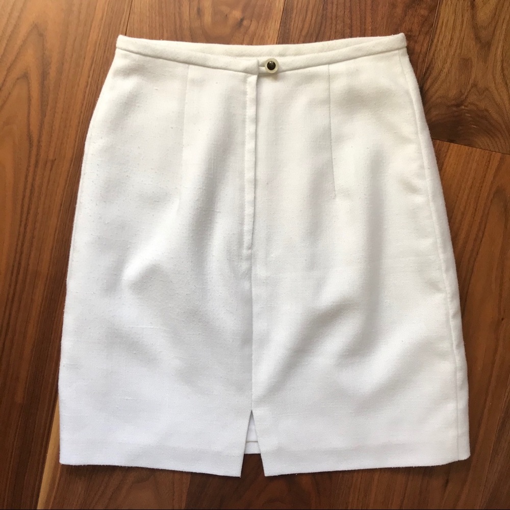 Vintage white skirt 🤍 - Picture 3 of 6